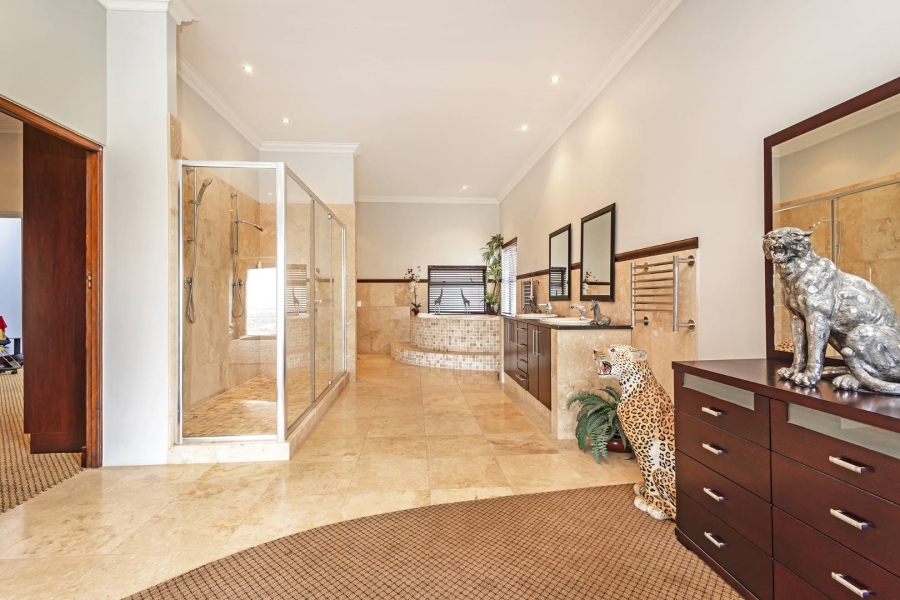 13 Bedroom Property for Sale in Plattekloof Western Cape